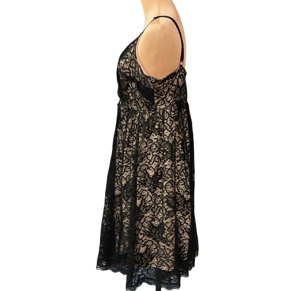 torrid Women's Lace Floral Overlay Nude Underneath Surplice Midi Dress Size 1X - Picture 4 of 9